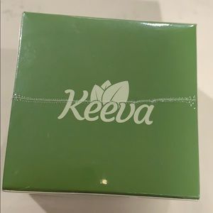 I am selling the Keeva Tea Tree Oil Acne Cream,